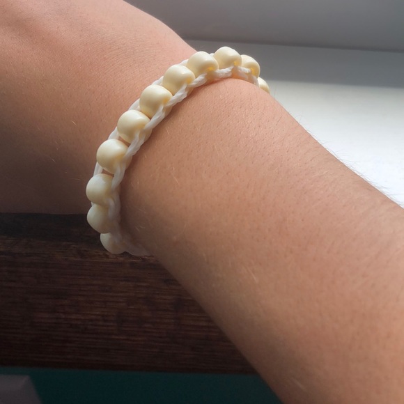 Loom band bracelet bundle🤍🖤 - Picture 3 of 3